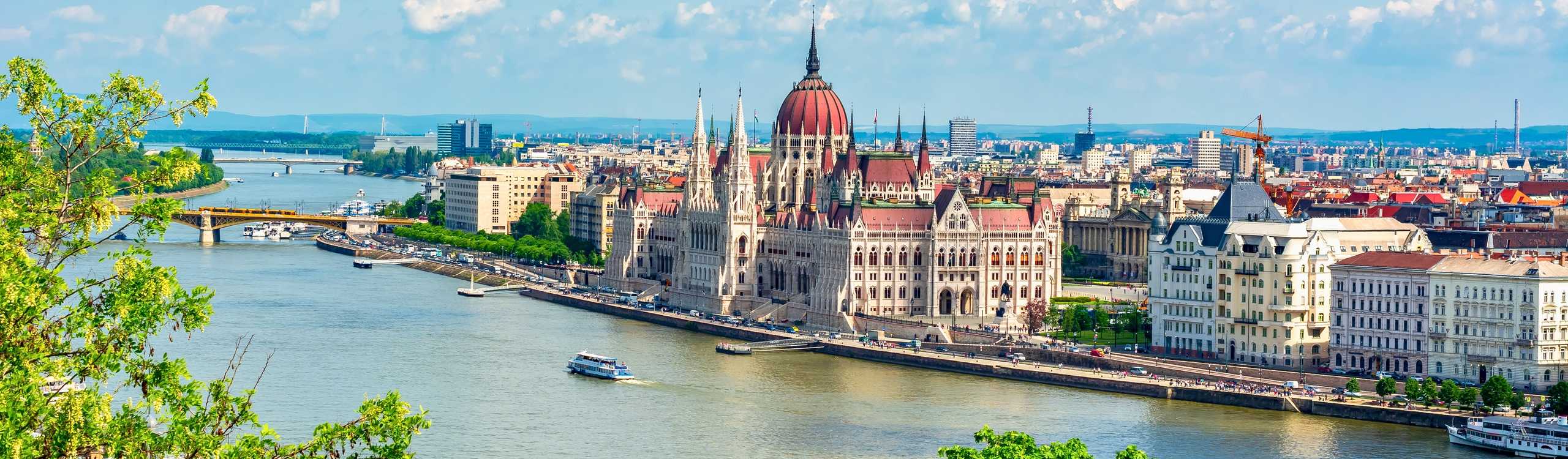 Fedezze fel Budapest nevezetességeit egy Városkártyával – Spóroljon a legnépszerűbb látnivalókon, élvezze a mindent magában foglaló hozzáférést, és tapasztalja meg a digitális kényelmet 2026-ben